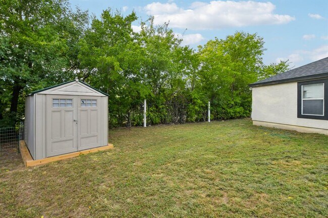Building Photo - 3308 Ross Cove