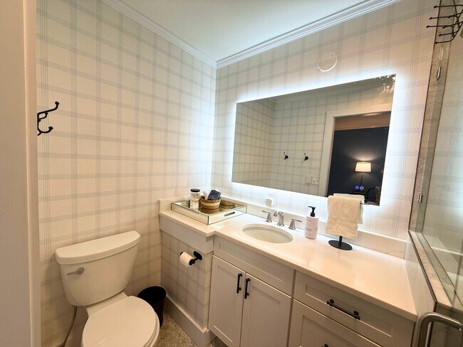 Building Photo - 11 Brooks Ave