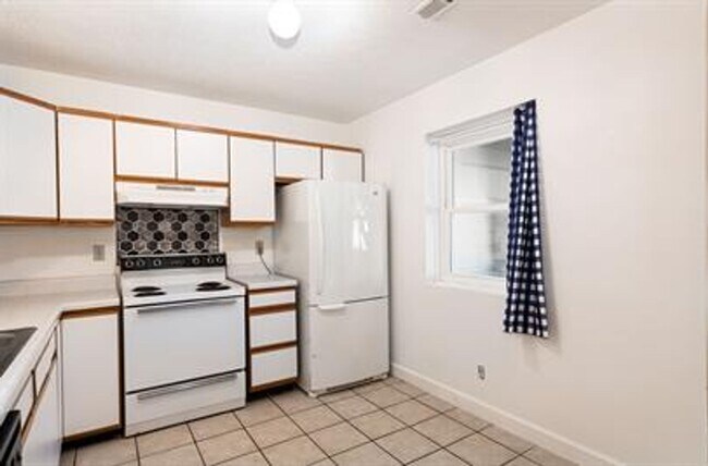Building Photo - 471 Dallas St