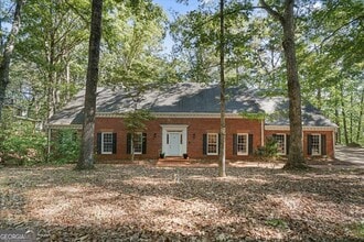 Building Photo - 80 Cliffcreek Trce NE