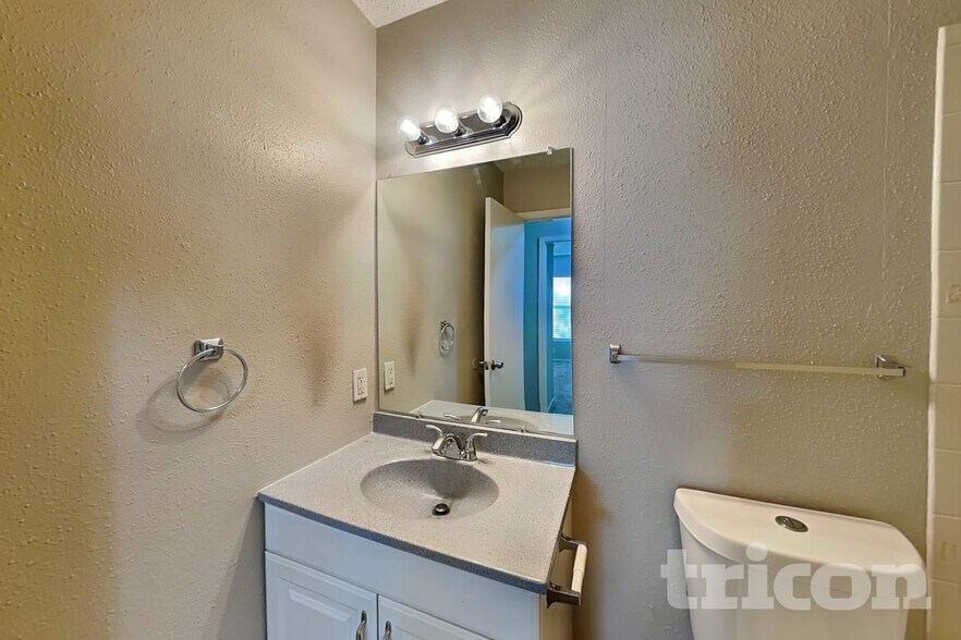 Building Photo - 9506 Sugarloaf Dr