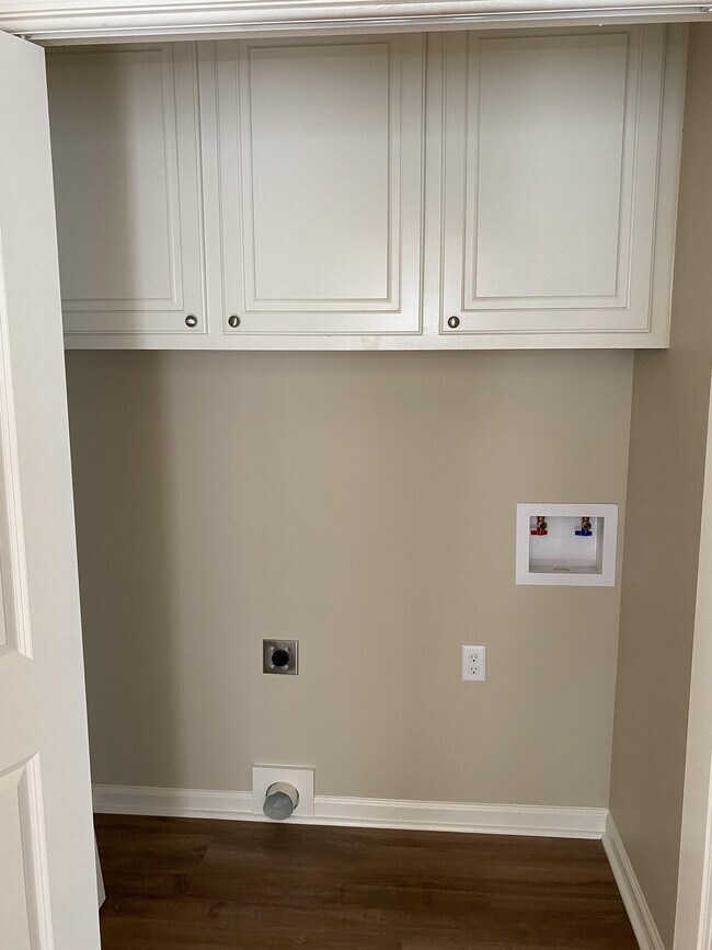 Fox Creek Townhomes 9013 Fox Creek Dr. Pineville LA 71360 Apartment