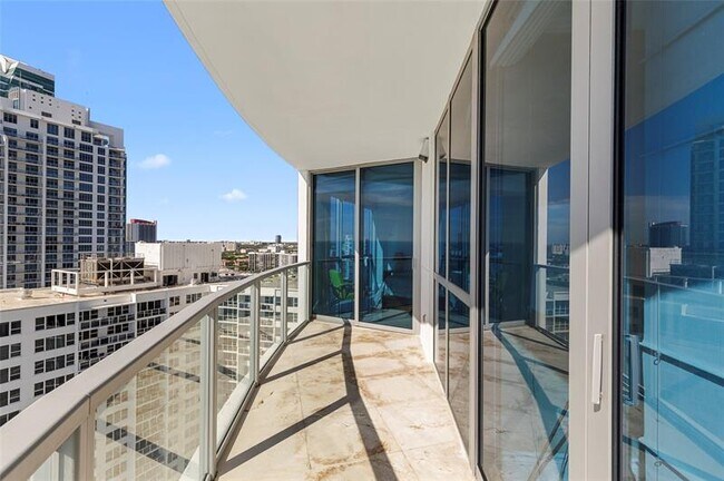 Building Photo - 3101 S Ocean Dr