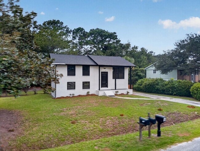 Building Photo - 1411 Westway Dr