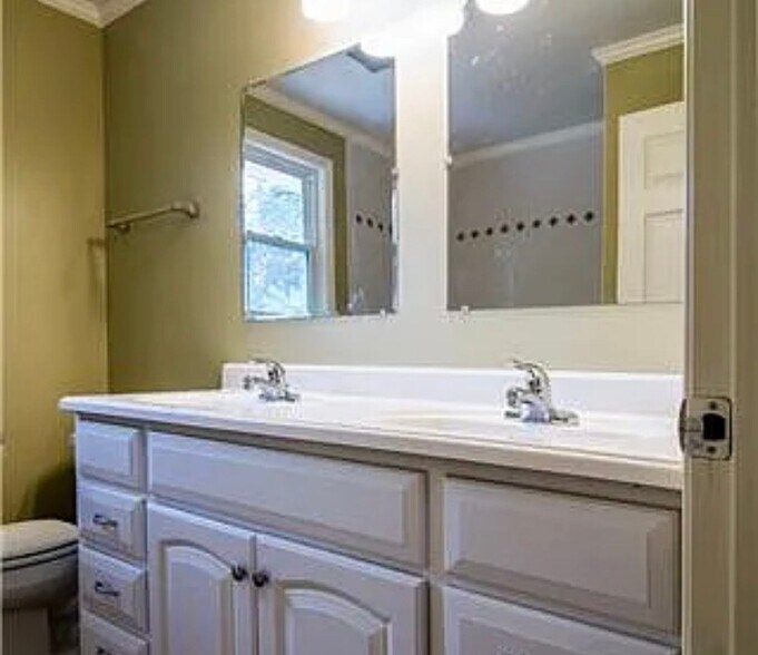 Building Photo - 634 Harpeth Bend Dr