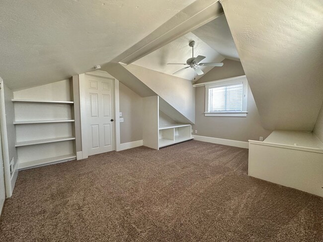 Building Photo - Stunning Craftsman 4 Bd / 2 Bath home in the heart of North Park!!