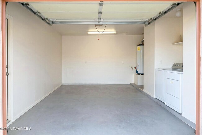 Building Photo - 8415 E Leigh Dr