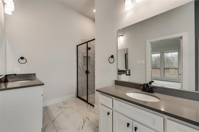 Building Photo - 921 Baybrook Ln