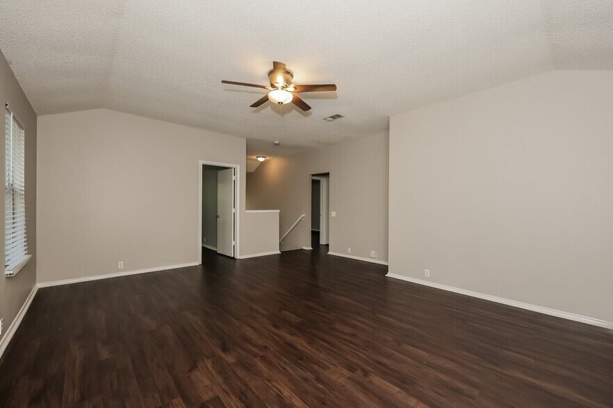 Building Photo - 216 High Pointe Ln