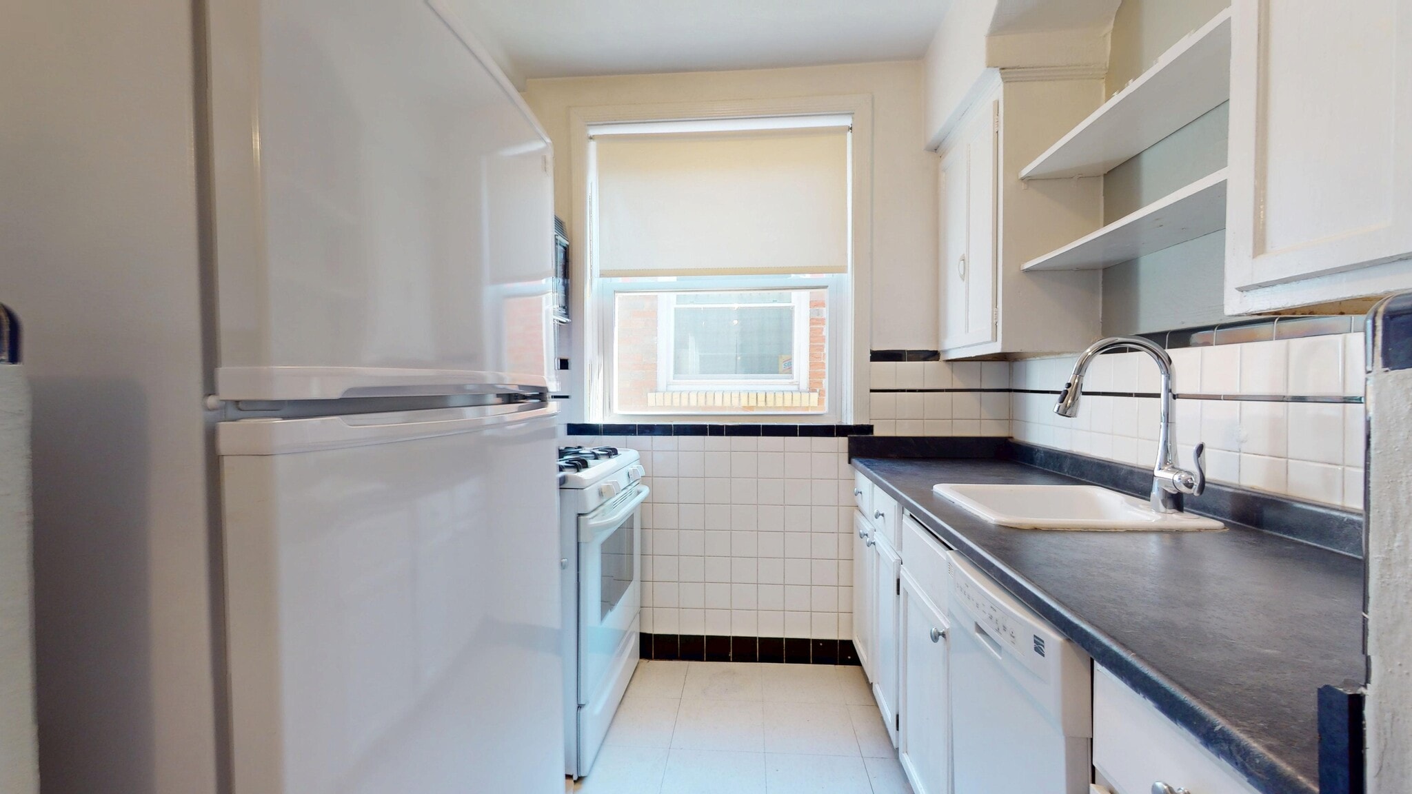 Building Photo - 5816 Mardel Ave