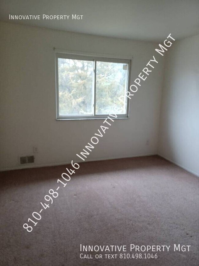 Building Photo - 6009 Holiday Gardens Dr