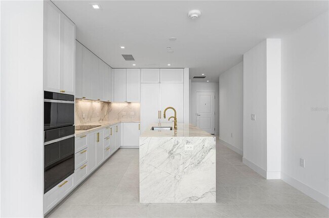 Building Photo - 3015 S Ysabella Ave