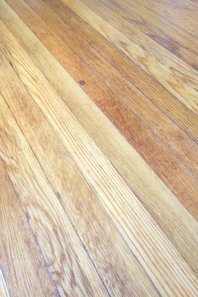 Building Photo - 8409 Greenwood Ave