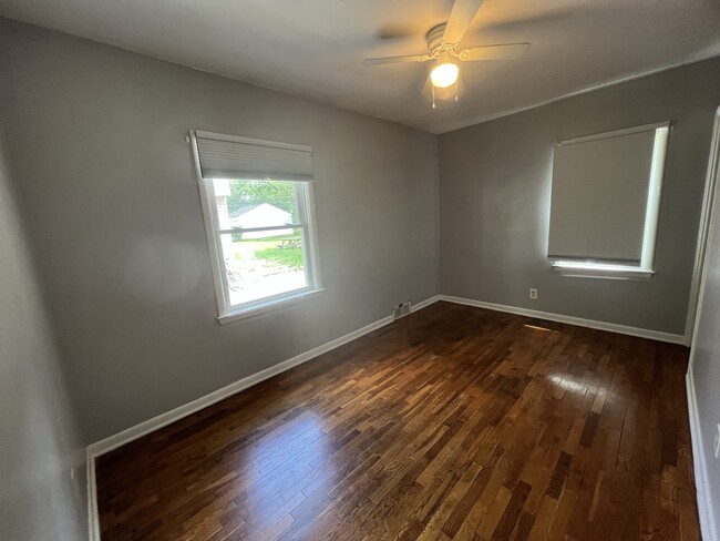 Building Photo - 526 Spartan Ave