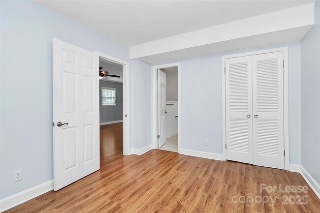 Building Photo - 6908 Lancer Dr