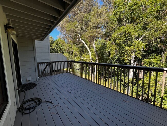 Building Photo - Charming Santa Cruz Townhouse: 3 Beds, 2.5...
