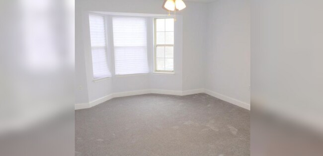 Building Photo - 9716 Lake Pointe Ct