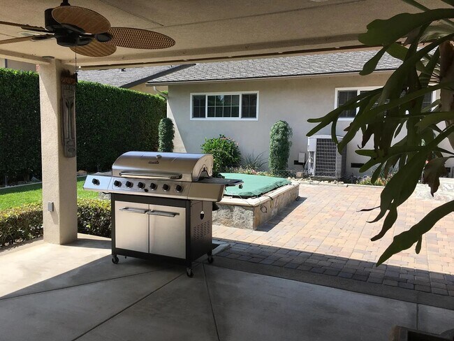 Building Photo - 126 E Arthur Ave