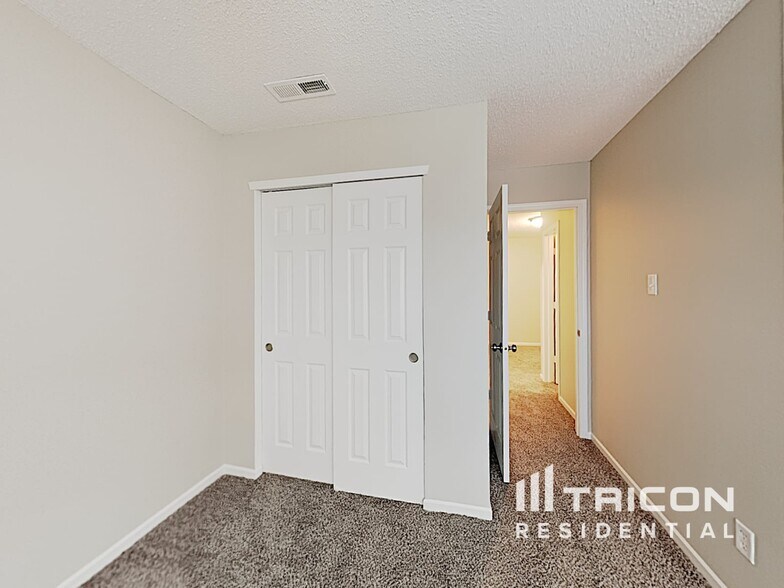 Building Photo - 960 Brookhaven Dr