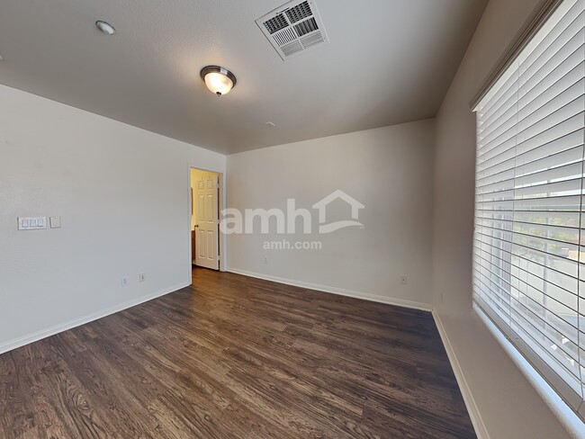 Building Photo - 5676 Orangeroot Ct