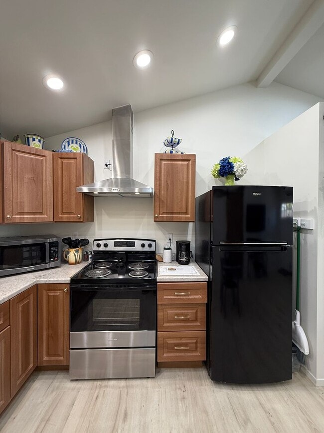 Building Photo - Newer Beautifully Furnished Single Story ADU Includes All Basic Utilities and WiFI