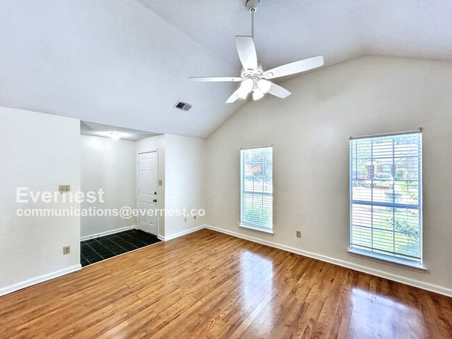 Building Photo - 9299 Grove Manor Dr
