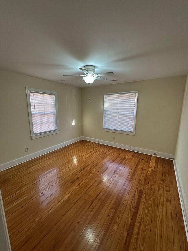 Building Photo - Cozy 2 bedroom