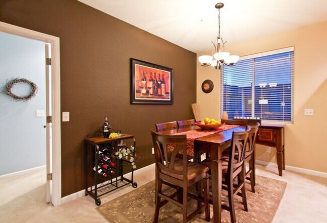 Building Photo - 2845 Willow Tree Ln