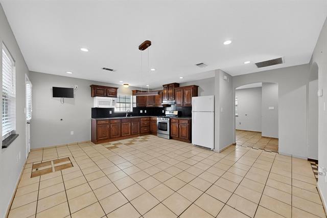 Building Photo - 4429 Oleander Trail