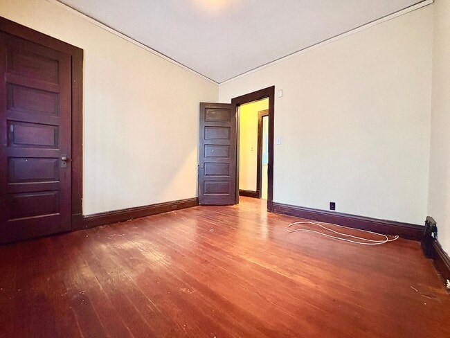 Building Photo - 1212 E Donald St