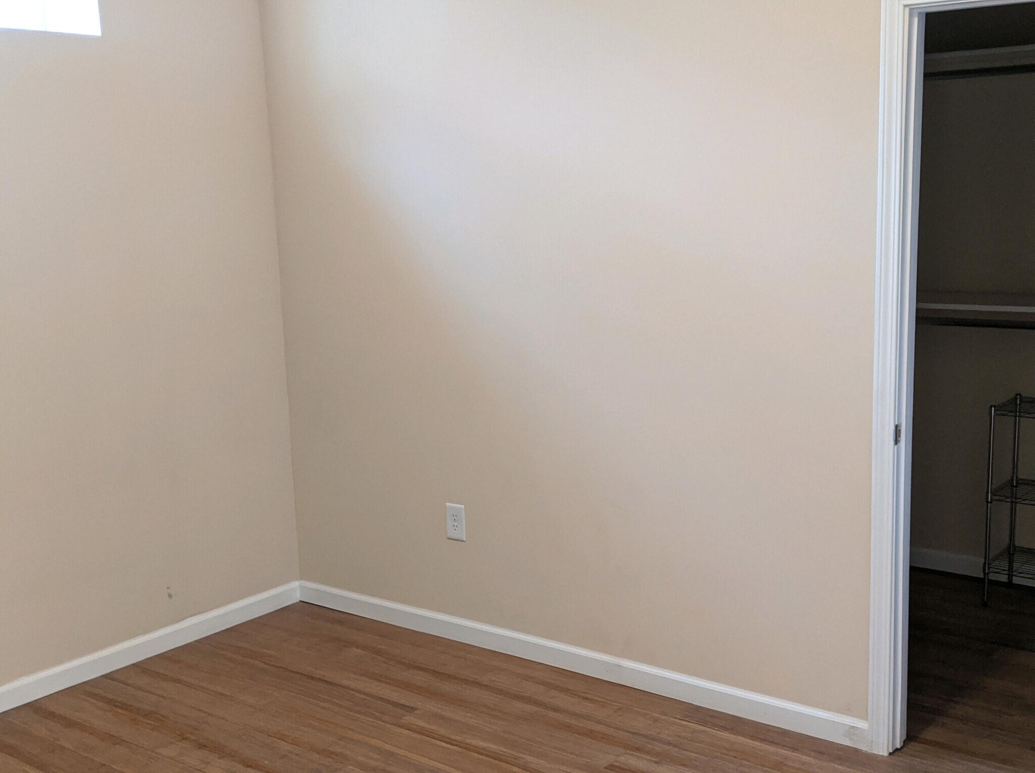 Building Photo - 3326 Ruckle St