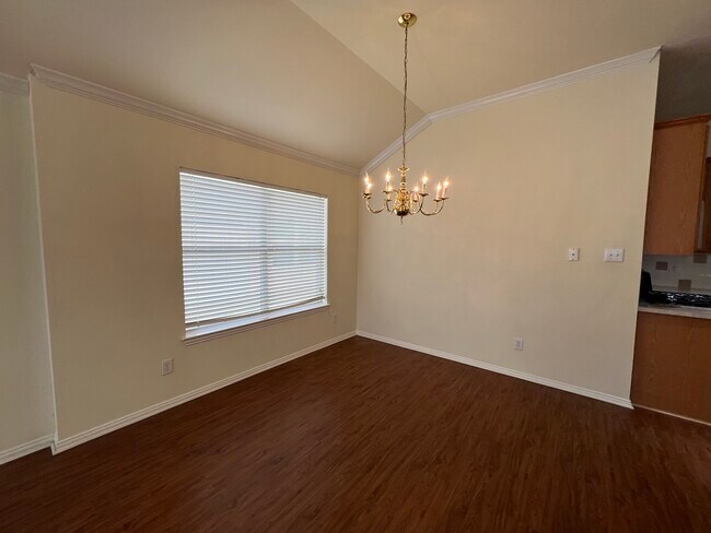 Building Photo - 6109 Apache Dr