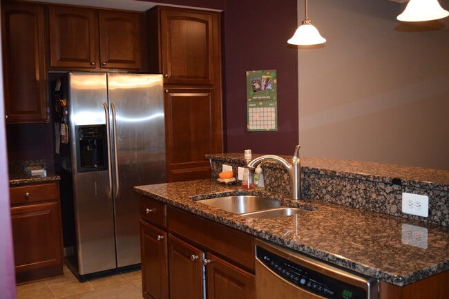 Building Photo - 2500 Eastbourne Dr