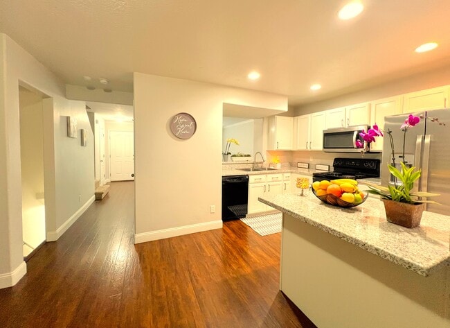 Building Photo - 4721 S Falkirk Dr