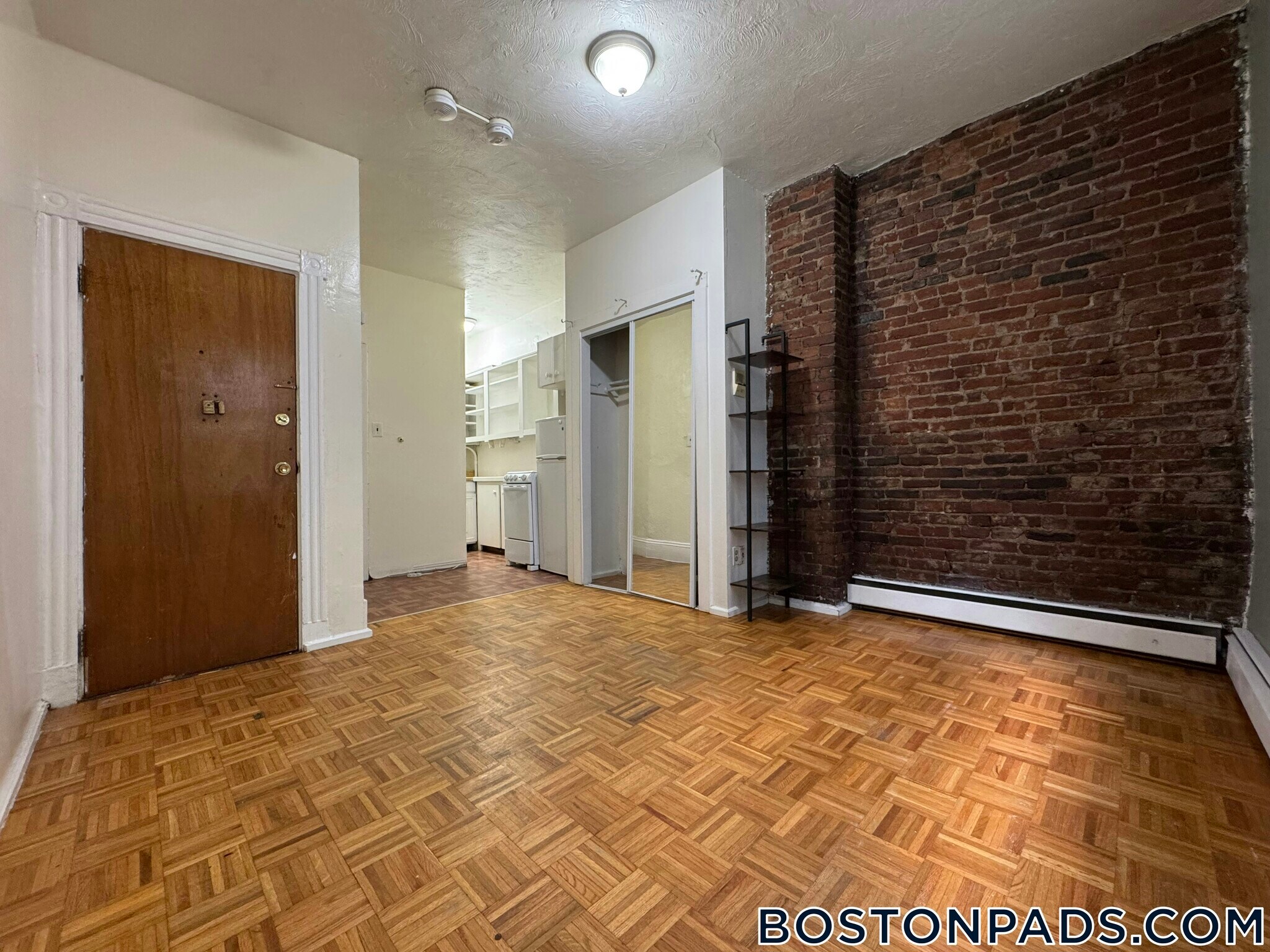 Building Photo - 40 Anderson St