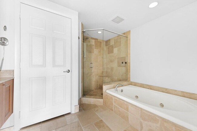 Building Photo - 1819 SE 17th St