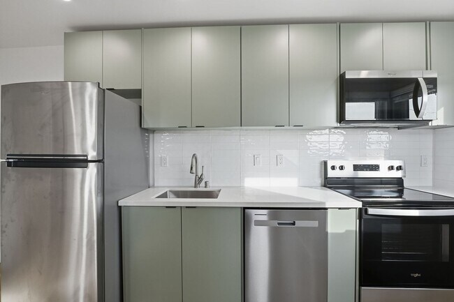 Building Photo - 2735 Broadway-3