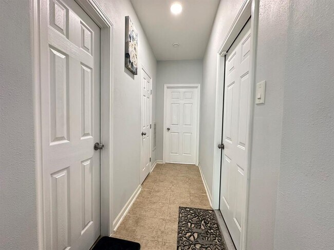 Building Photo - 23707 Hackberry Dr
