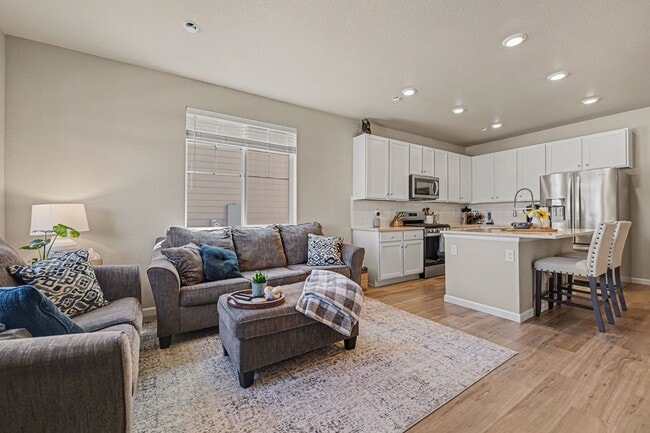 Building Photo - Gorgeous 3 bed 2.5 bath Home Available in Parker!
