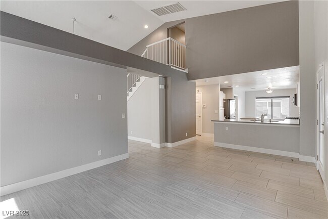 Building Photo - 20 Fantasia Ln