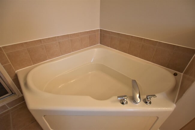 Building Photo - 10395 Little Mustang Way