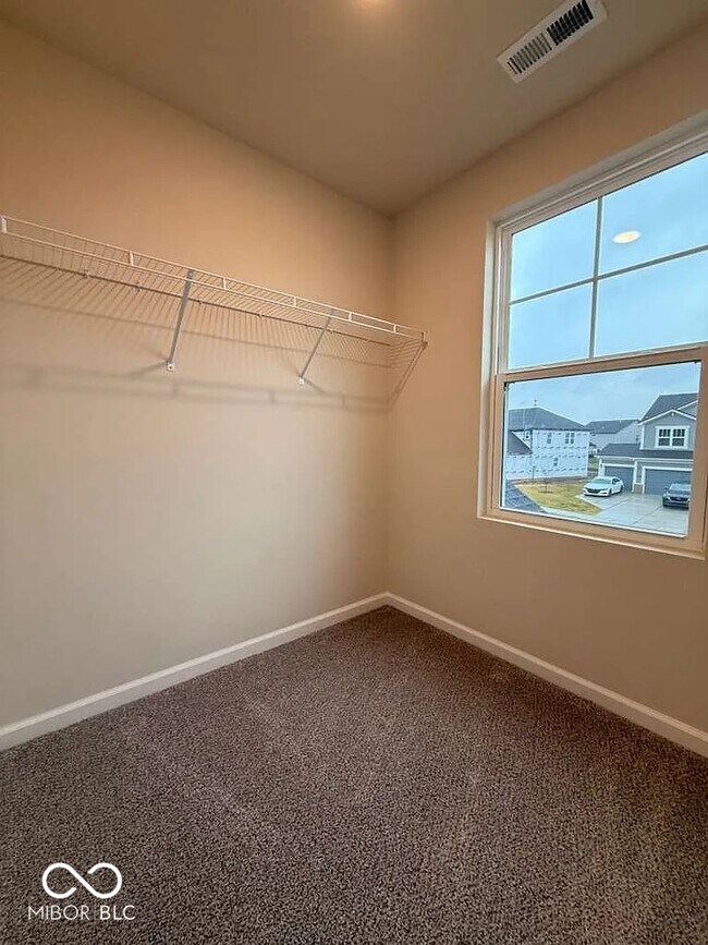 Building Photo - 6871 Seabiscuit Rd