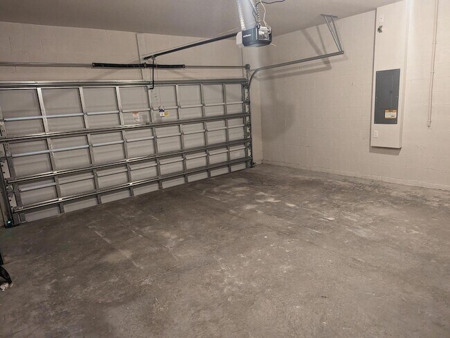Building Photo - 10644 SW Vasari Way