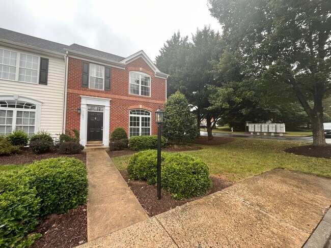 Building Photo - 11401 Friars Walk Ct
