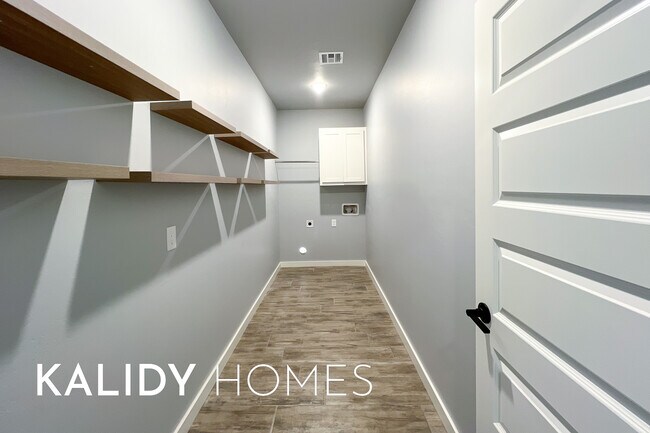 Building Photo - 520 Kearny Ln