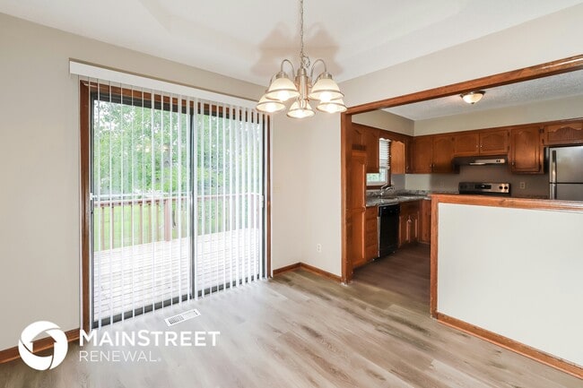 Building Photo - 1005 NE 104th Terrace