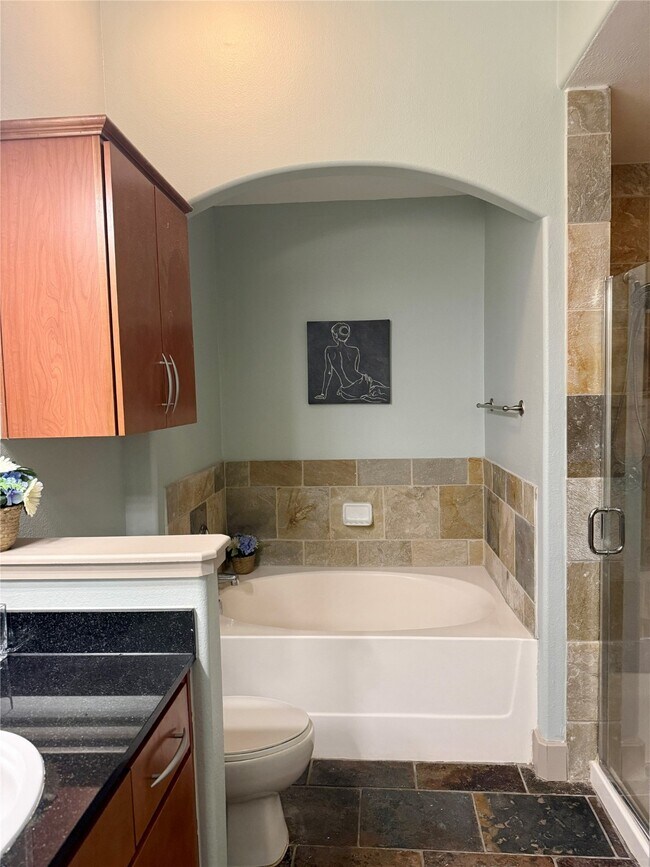 Building Photo - 1901 Post Oak Blvd