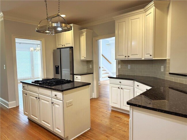 Building Photo - 871 Lenox Ct NE