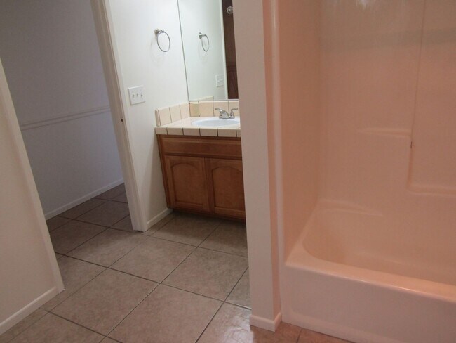 Building Photo - 507 Bakeman Ln