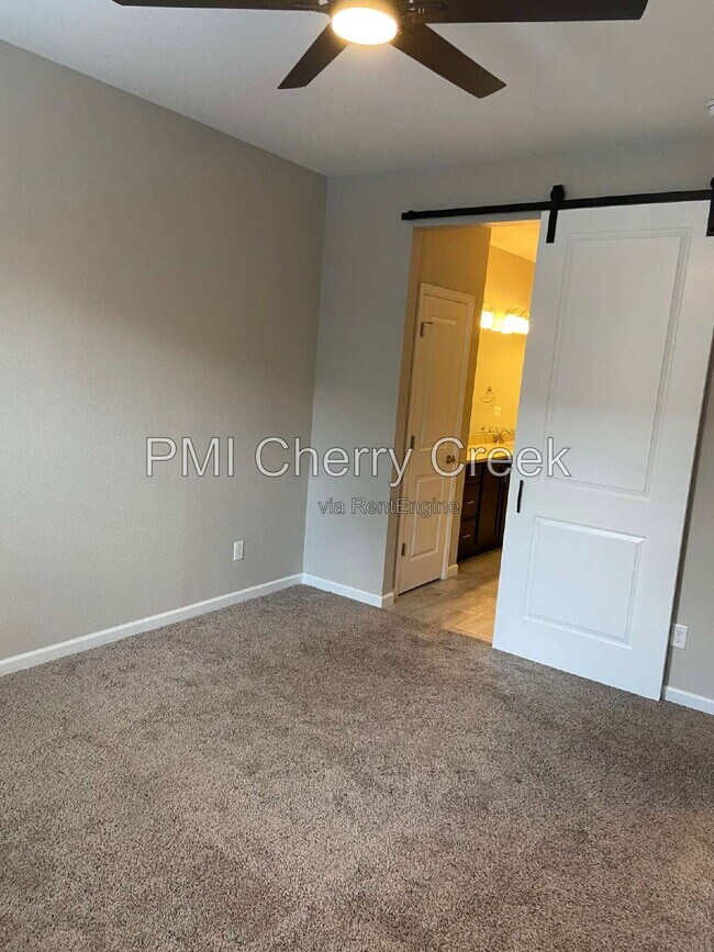 Building Photo - 9008 E Caley Way